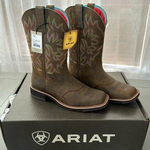 Women’s Ariat Boots NWT